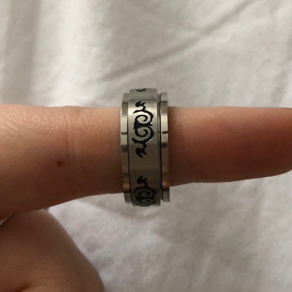 Stainless Steal Fidget Spinner Ring - Picture 1 of 3